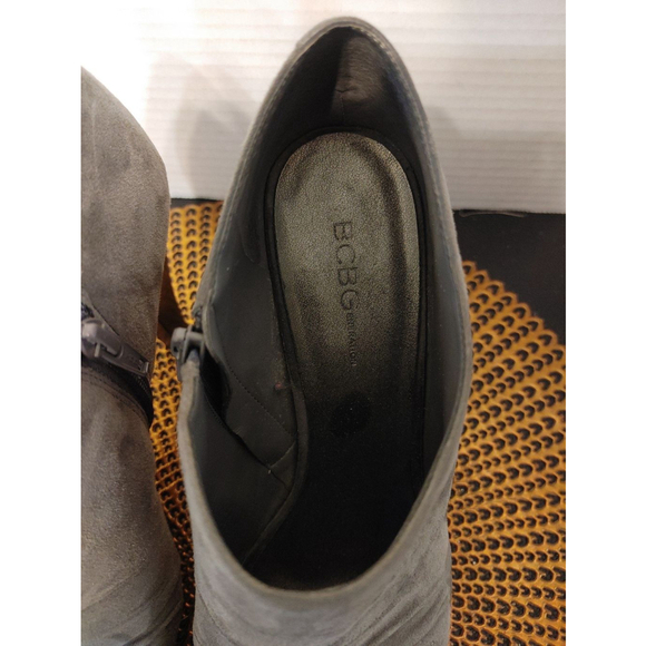 BCBG Rimy Ultra Suede Peep Toe Booties Size 9B - Picture 3 of 4